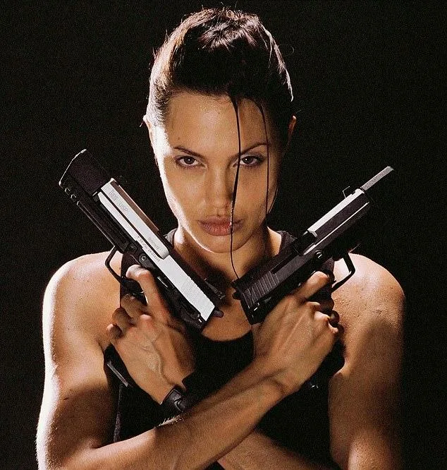 Голос Лары Крофт (2001)